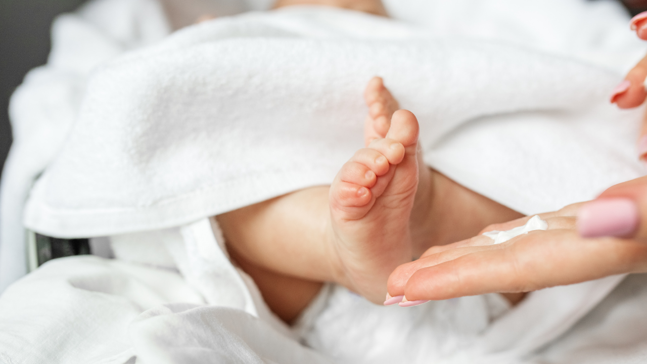 赤ちゃんでも保湿をした方が良い理由